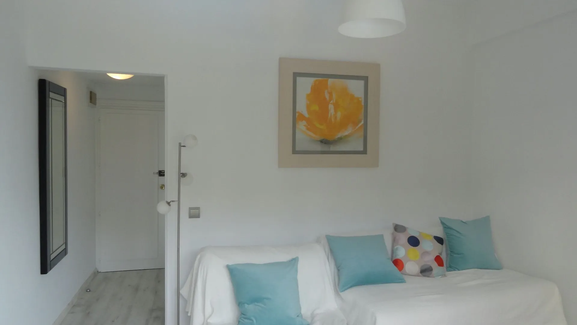 Skol Apartments Μαρμπέλλα